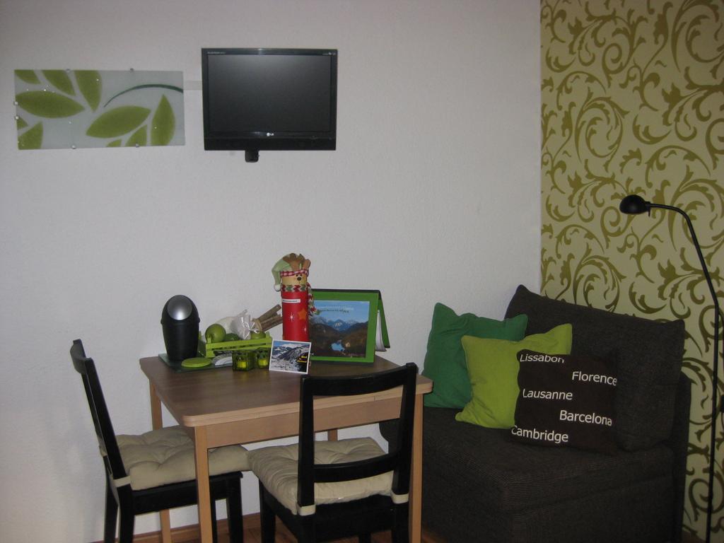 Apart Via Claudia Augusta Apartment Ried im Oberinntal Bagian luar foto
